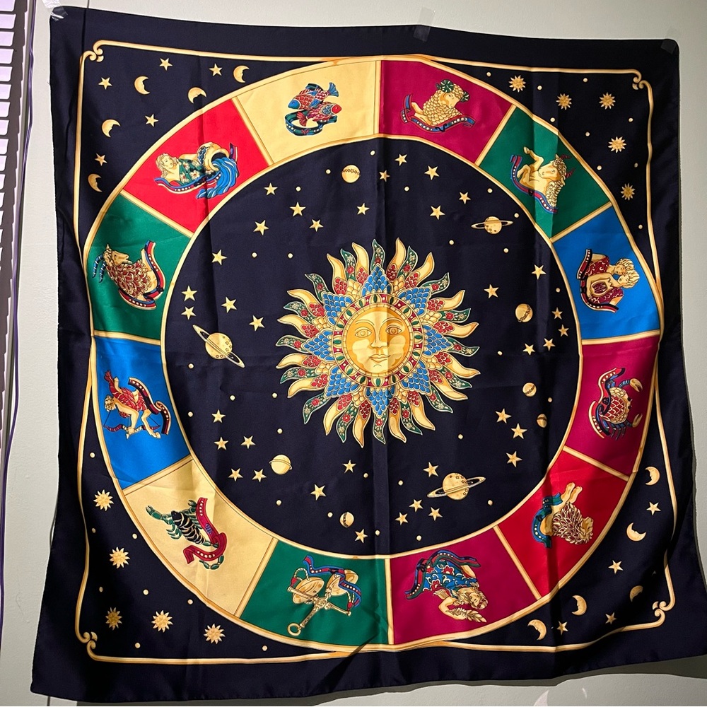 2/25$ 🪽 Sun astrology tapestry scarf